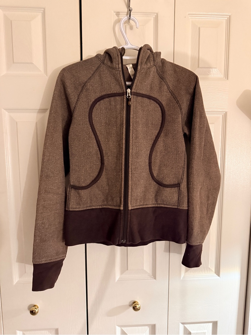✨ Vintage ✨ Lululemon hoodie size 6